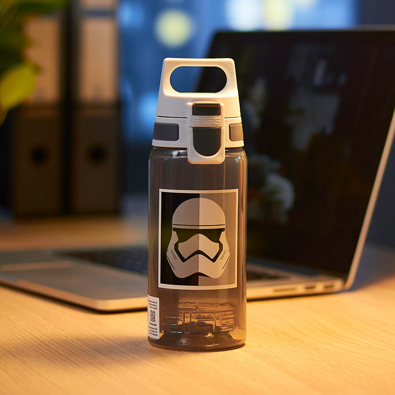 SIGG/希格瑞士运动便携儿童水壶密封塑料杯户外卡通手提户外