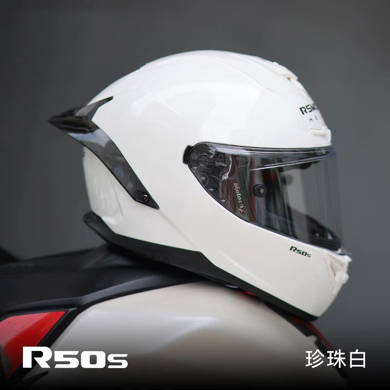 摩雷士R50S全盔大尾翼图片