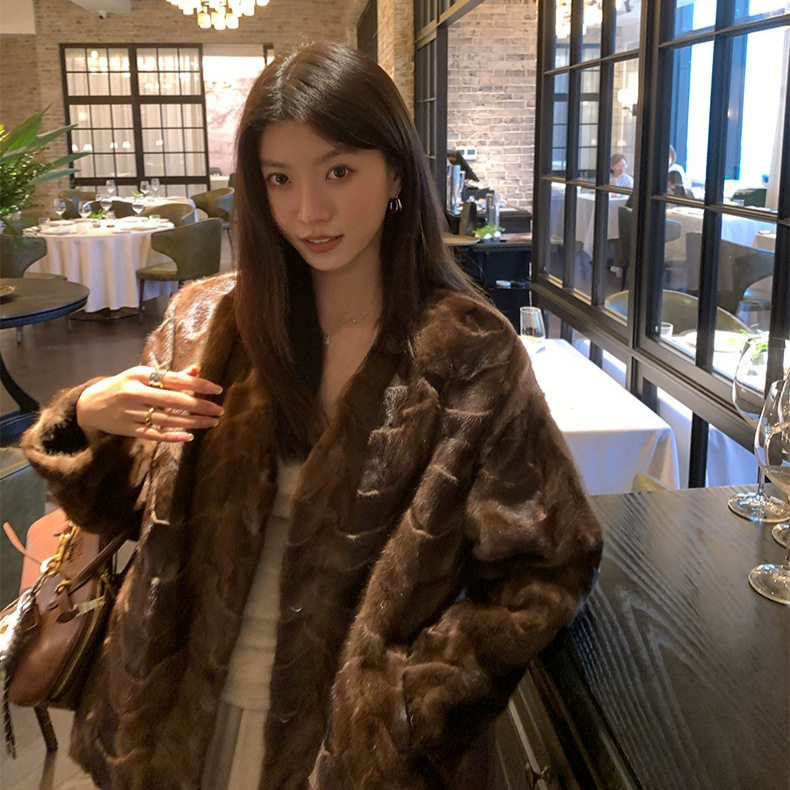 真毛星月貂皮草女轻奢大衣高货冬装海宁水貂毛皮一体外套拼貂短款