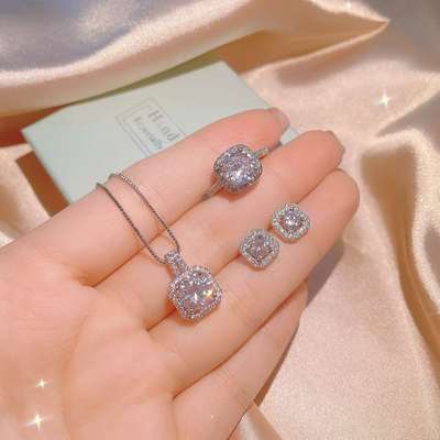 新品Zircon square diamond clavicle chain simple high carbon