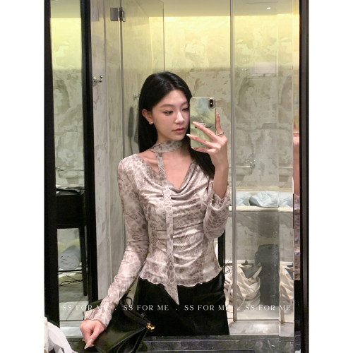 豹纹印花喇叭袖T恤女收腰上衣