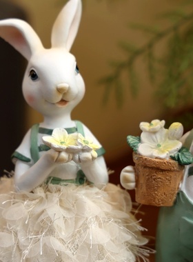 极速田园蕾丝g裙背带裤卡通情侣兔子兔年网红生日生肖兔送礼物橱