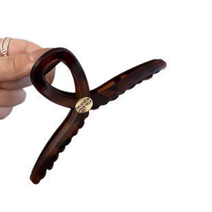 琥珀色磨砂高级感发夹女2024新款大号气质发卡金标抓夹鲨鱼夹发饰