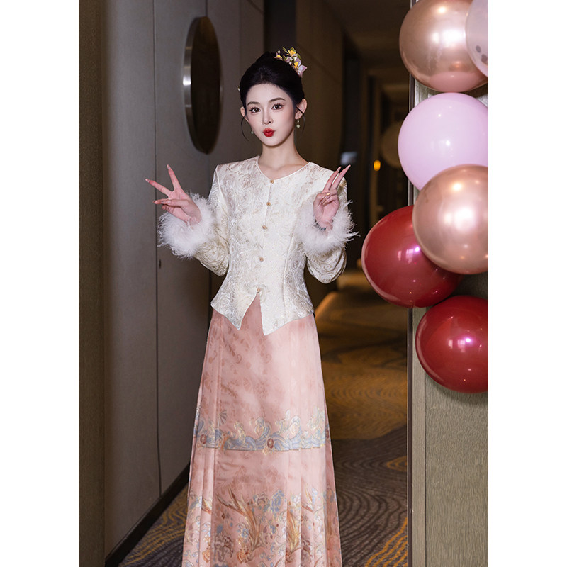 好货新中式轻国风汉服套装粉色马面裙婚服订婚礼服长袖毛毛冬季敬