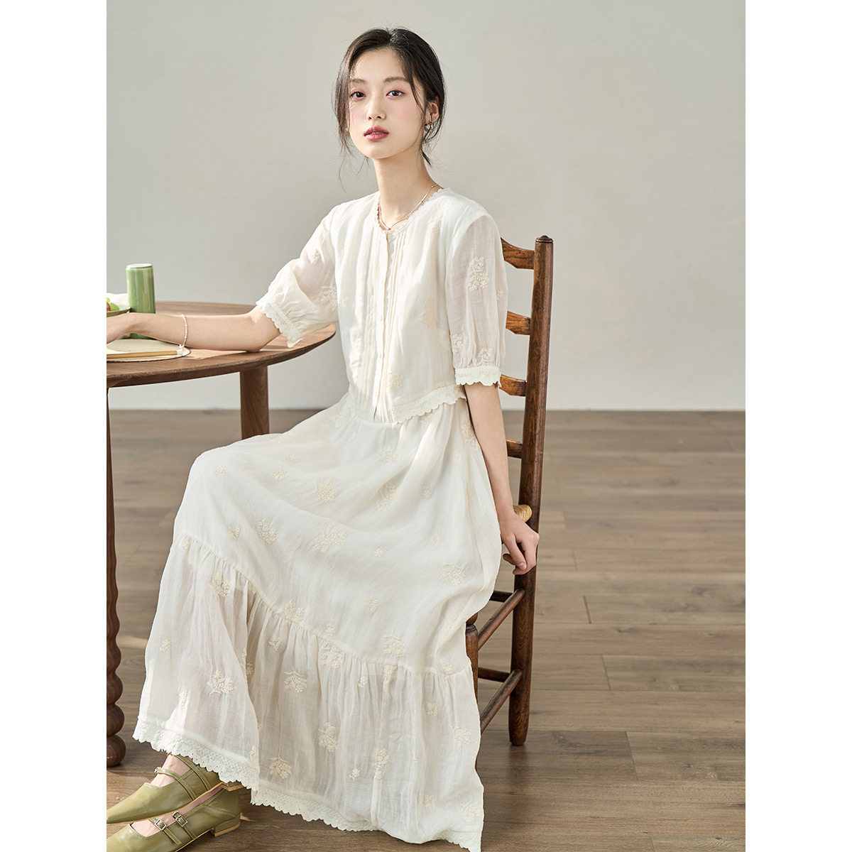 【商场同款】茵曼文艺连衣裙2023夏季女装新款圆领绣花中长裙子