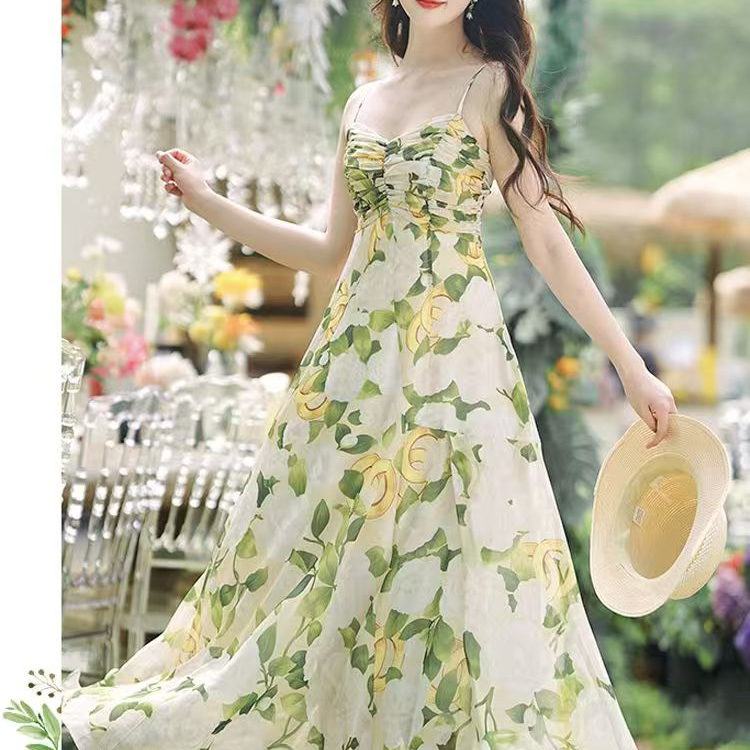 法式气质减龄碎花连衣裙女夏季新款别致收腰显瘦露肩长裙子，商品下架区商品下架区，凯文服饰