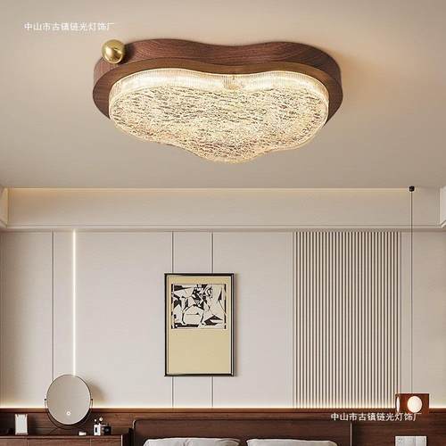 2025年卧室灯吸顶灯中古风复古云朵灯2025新款全光谱卧室主灯