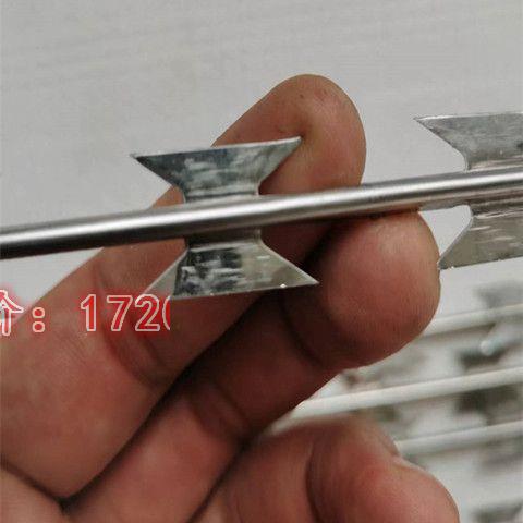 拉直刀片刺绳围墙加高防爬墙上防盗镀锌铁丝网围栏不锈钢带刺护栏