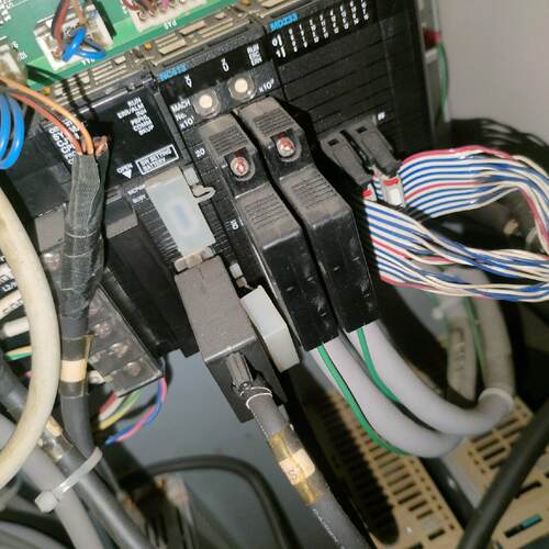 CJ1M-CPU12 NC413 MD233 工控可编程控制模块议价维修