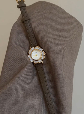 2025年新款中古手表女山茶花造型小众轻奢职场品牌通勤女生女款表