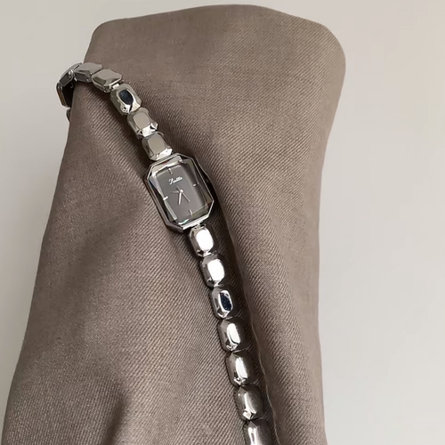 2025新款方糖手表女高级感女士轻奢小众职场精致小巧女生高端女表