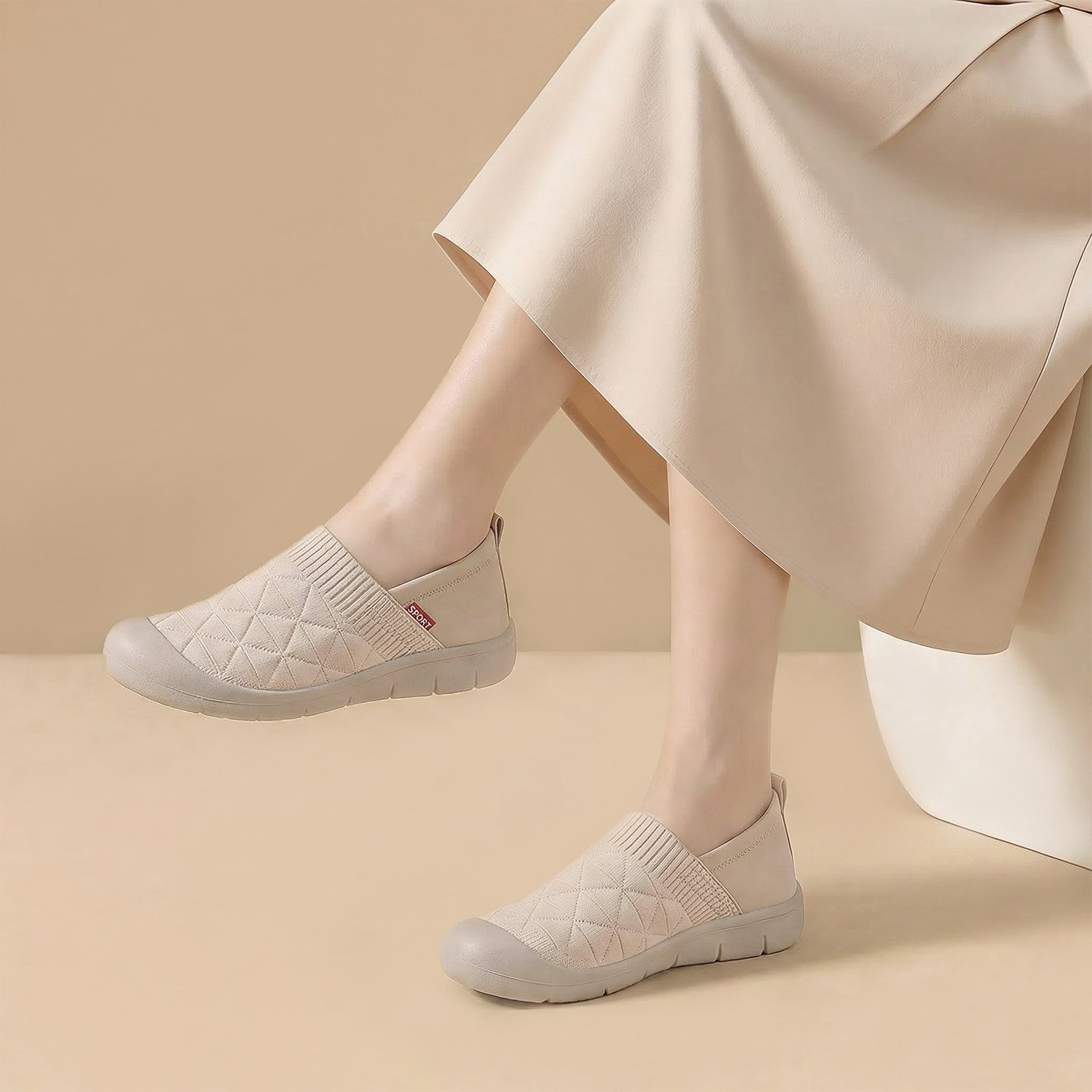 老北京布鞋女春季新款软底舒适一脚蹬休闲鞋防滑耐磨透气妈妈单鞋