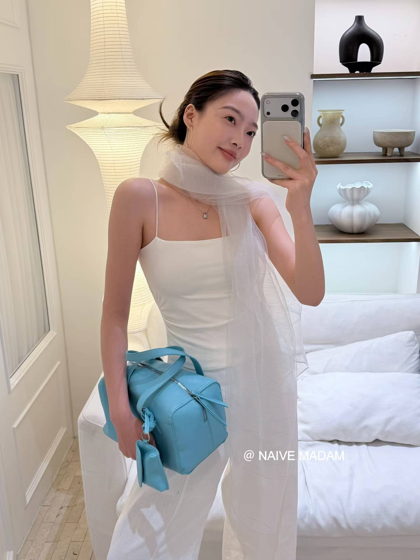 内目25332褶皱细肩带一字抹美背磨毛保暖带胸垫收副乳防下垂吊带