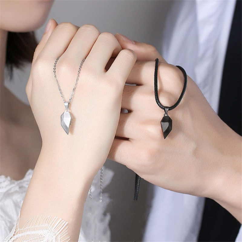 2Pcs Fashion Lovers Matching Friendship Heart Pendant Couple