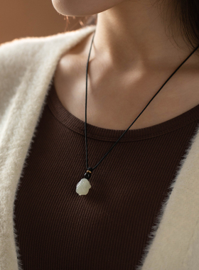 一兴和田玉兔子吊坠本命年红绳项链玉坠女男玉兔挂坠兔年挂件首饰