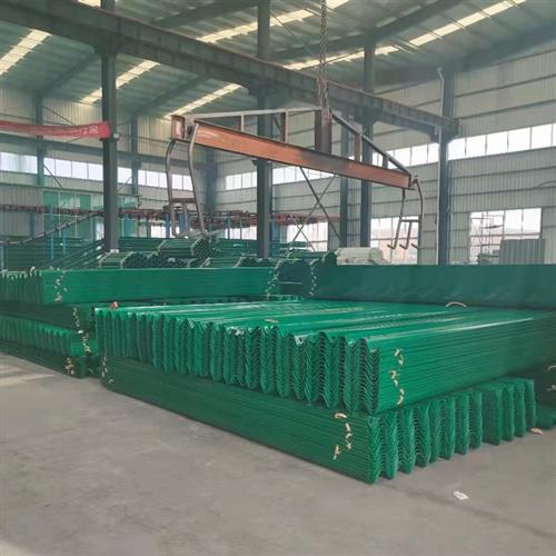 好货波形护栏高速公路护栏配件乡道防撞护栏板镀锌两波三波钢护栏