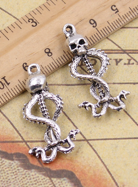 古银色DIY吊坠 饰品配件 骷髅头权杖 37x20mm 10个 Y12018