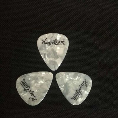 极速Darius various guitar pick tEhicknesses are available
