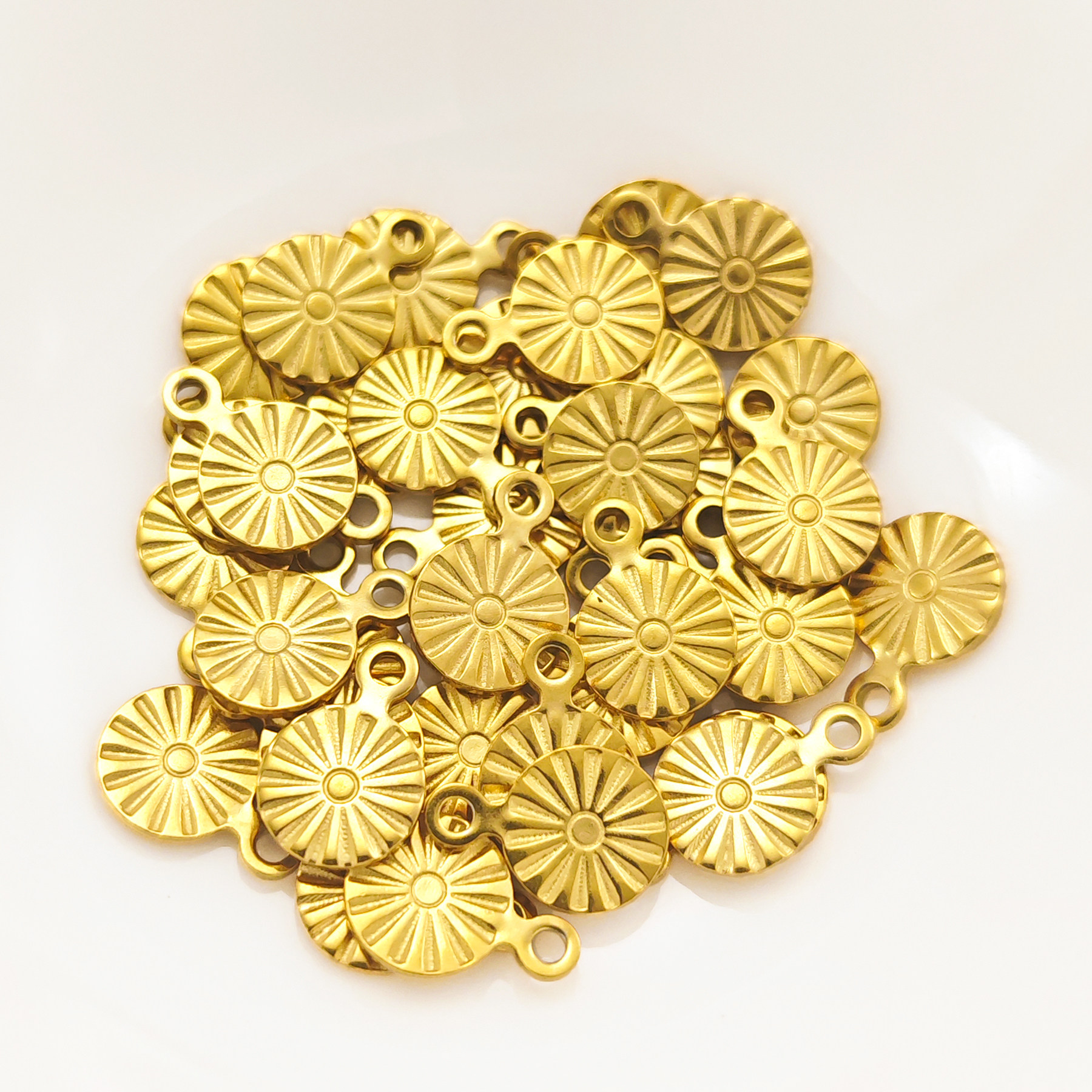润达饰品 不锈钢压花圆形爱心尾