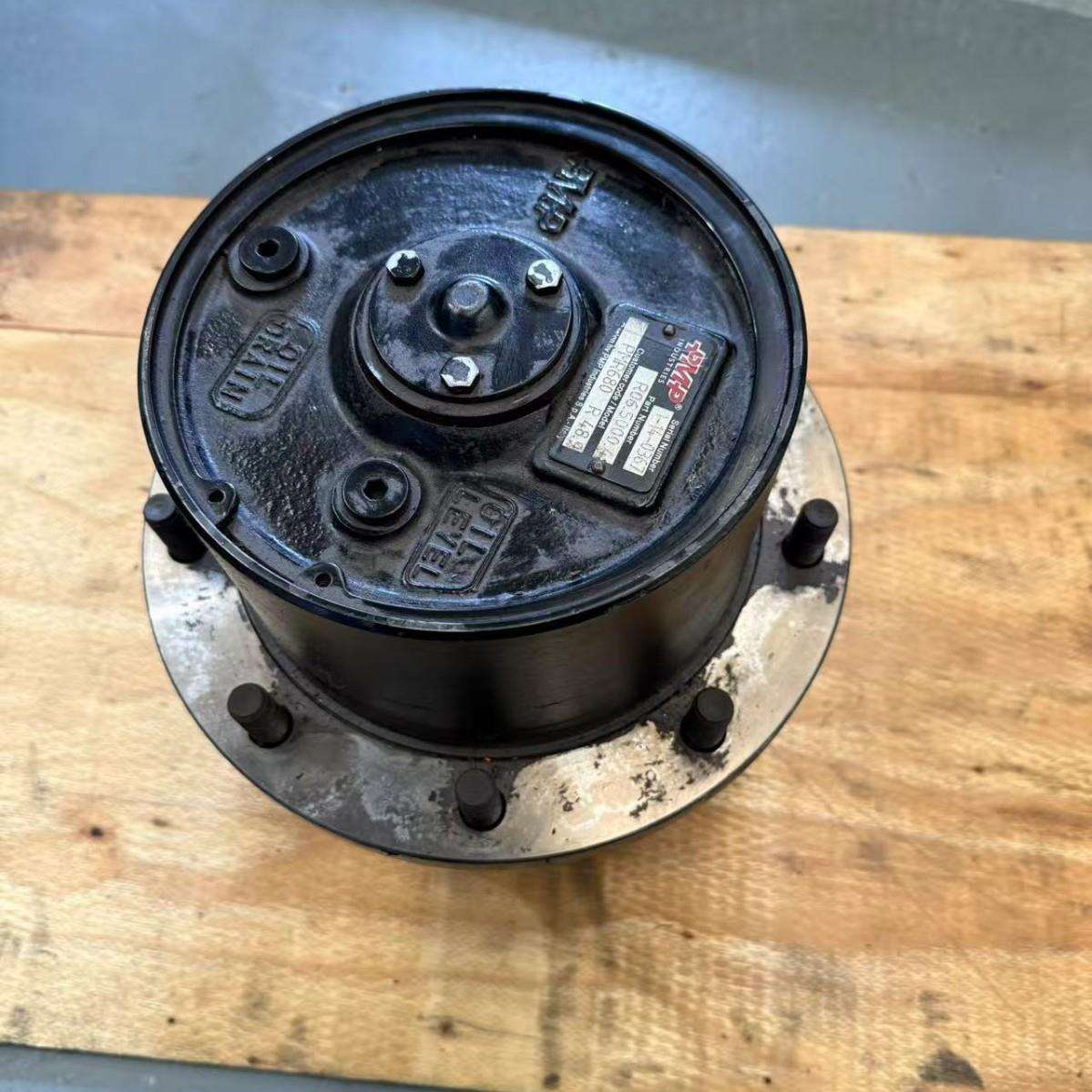 徐工50铣刨机高空作业车PMR680R48.9行走减速机