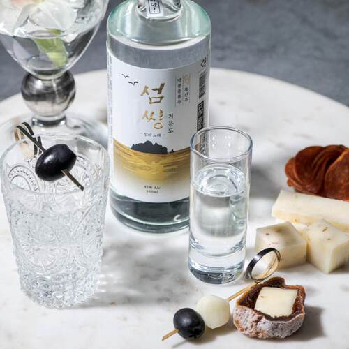 韩国进口Some Sing Geomun Isaland 丽水特产酒蒸馏烧酒360ml 45%