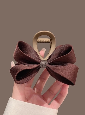 美拉德布艺蝴蝶结抓夹后脑勺气质盘发鲨鱼夹2024新款半扎发夹头饰