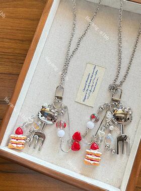 甜酷创意小众设计感猫咪叉子蛋糕项链时尚少女心吊坠服饰链条配饰