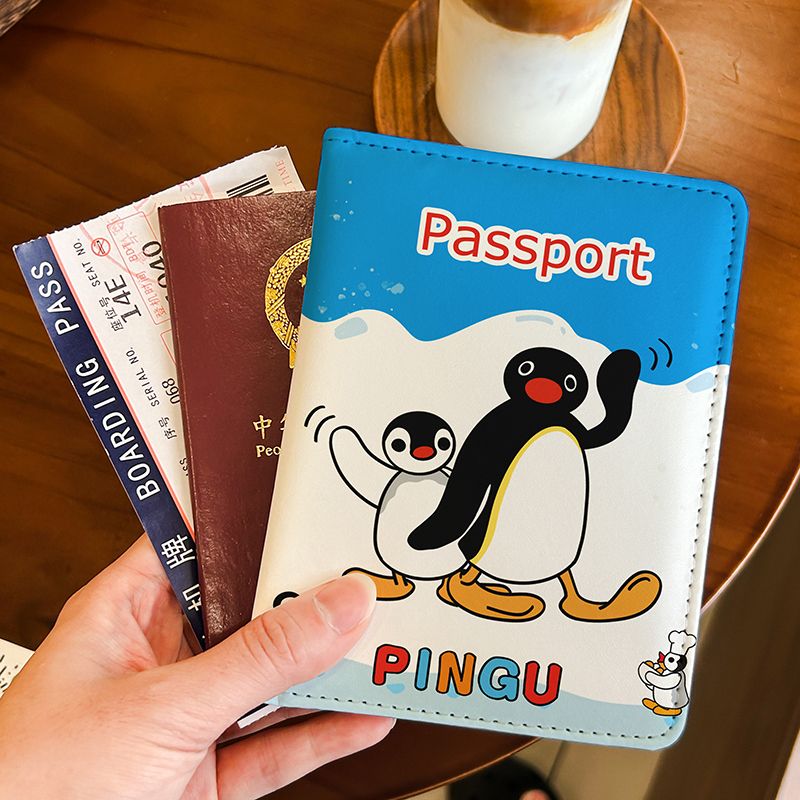 pingu企鹅护照夹证件包保护套多功能卡包出国旅行便携收纳机票