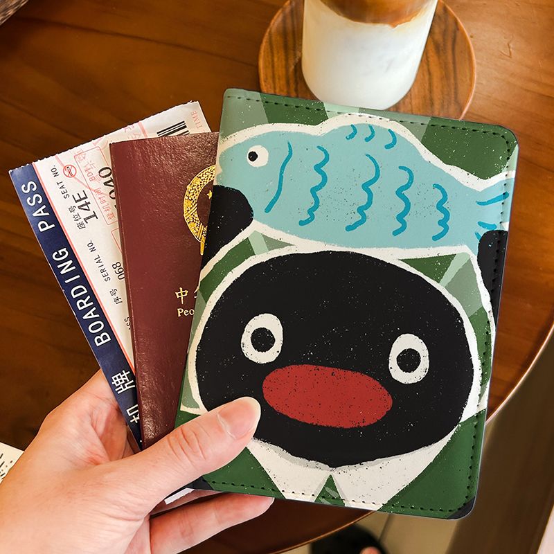 pingu企鹅可爱护照夹证件包保护套多功能卡包出国旅行便携收纳机