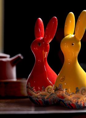 室内家具书架办公桌子中式客厅装饰陶瓷兔子摆件家居饰品可爱卡通