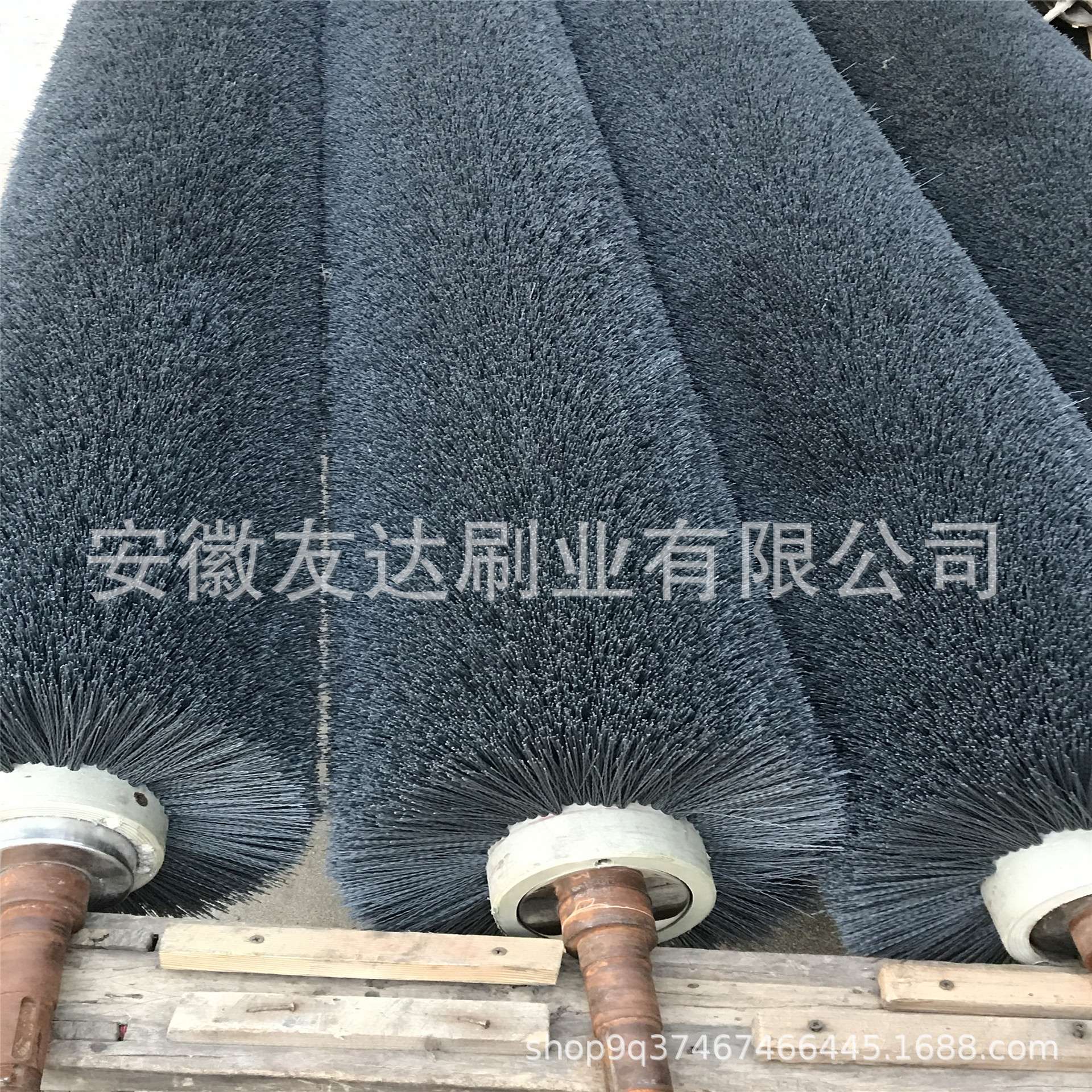 厂家供货含金钢砂磨料丝磨毛机毛刷辊不锈钢板冷扎板毛刷滚筒