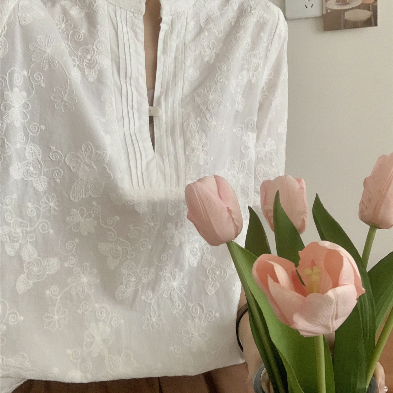 梦箱子2025夏新款清新花朵刺绣棉衬衣立领短袖套头宽松绣花布衬衫