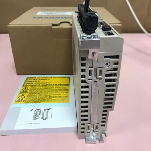 议价全新原装 SGD7S-R90A30AY3503A 安川伺服驱