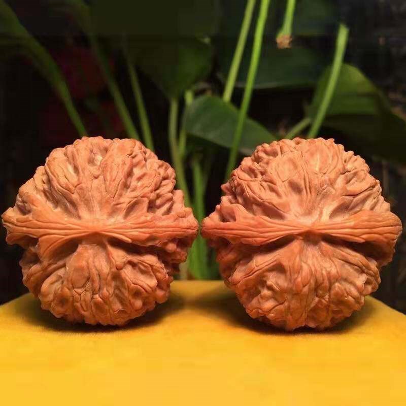 速发地摊文玩核桃手把件配对麒麟纹 练手文玩核桃
