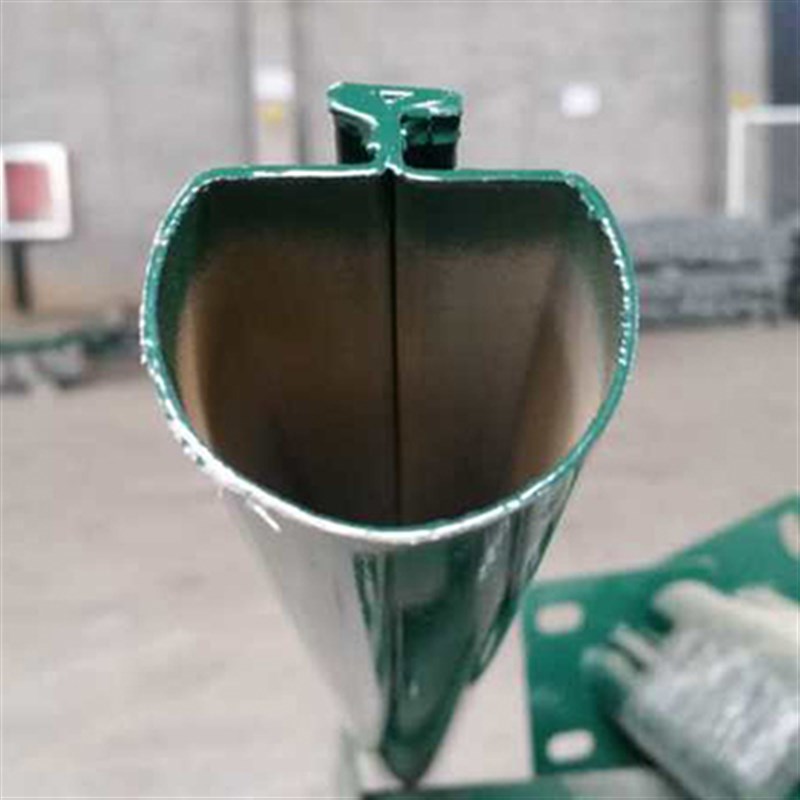 牛栏网立柱铁丝网立柱q加粗围墙护栏网养殖牛羊户外围栏网荷兰网