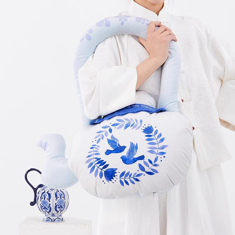 新中式宫廷水壶创意茶壶抱枕异形沙发靠背垫青花瓷家居艺术枕套