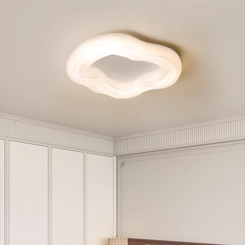 现代简约云朵灯少女主卧室吸顶灯新款创意设计师阳台极简曲奇灯具