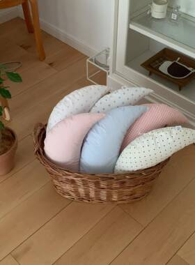 henceforth新款自制韩系ins月亮型抱枕靠枕沙发卧室床上装饰枕头