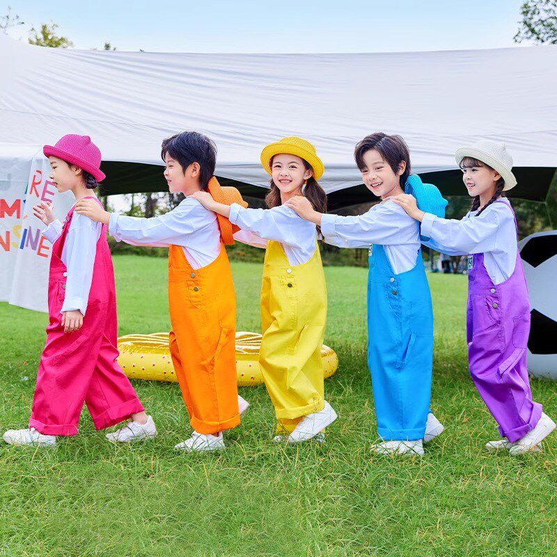 速发少儿服啦队演出啦小学生运动会方幕式服装背带裤入场式开阵班