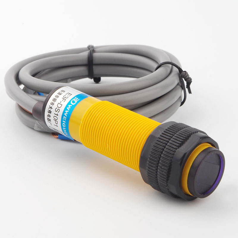 红外线感应光电开关E3F-DS10P1接近漫反射式传感器PNP常开三线P4