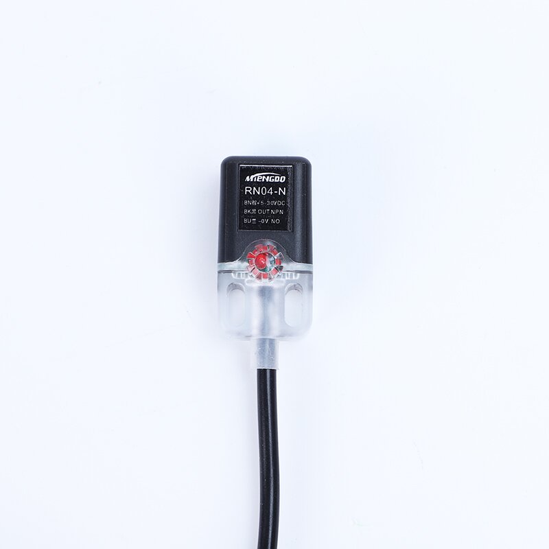 方形接近开关SN04-N三线NPN常开常闭PNP金属感应传感器PLTL5V-24V