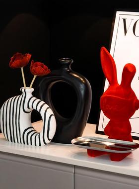 现代家居酒柜电视柜装饰品摆设书房桌面花瓶插花轻奢高档兔子摆件