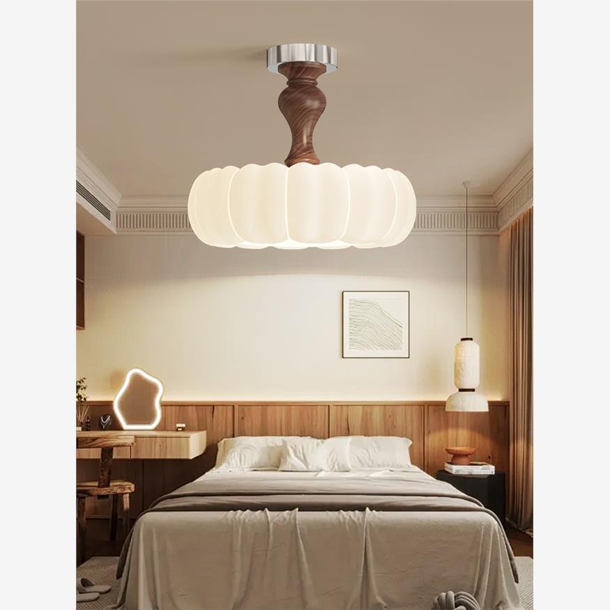 法式奶油风卧室吊灯吸顶灯护眼房间灯温馨浪漫中古2025新款主卧灯