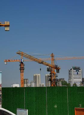 移动塔吊 塔式起重机 Tower Crana徐工QTZ250 Radius70M Load:12T