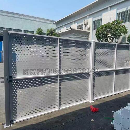 热销车间护栏彩防风防隔离v道路围挡钢网冲孔冲镀锌孔护栏施工隔