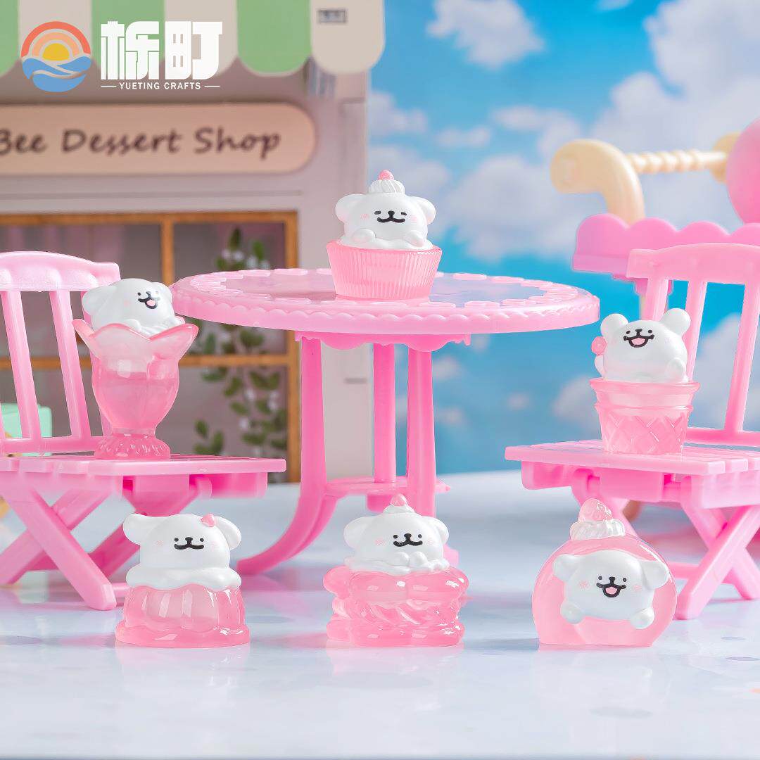 可爱小白狗微景观创意草莓甜品小狗装饰品配件迷你车载桌面小摆件