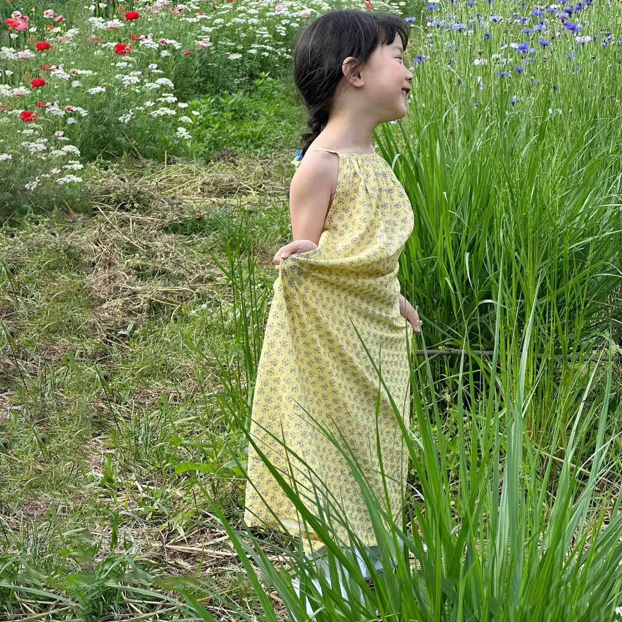 宝妈们看过来！女童度假风连衣裙