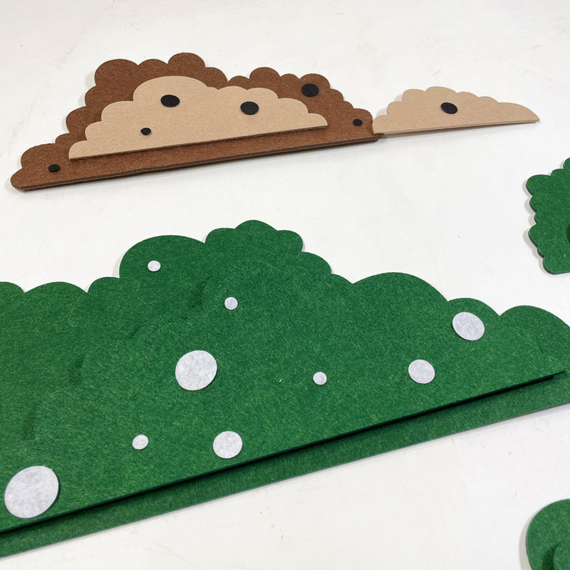 极速幼儿园e黑板报咖黑绿色家园联系双层草丛墙贴波浪边条装饰打