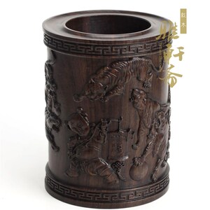 速发H雅款斋】黑梓 虎生威笔筒 红木工艺品 新轩虎木雕摆件 办公