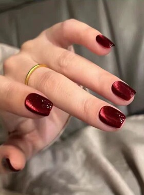 2025年新款纯手工穿戴甲秋冬红色新年战甲新娘婚甲玻璃珠猫眼美甲